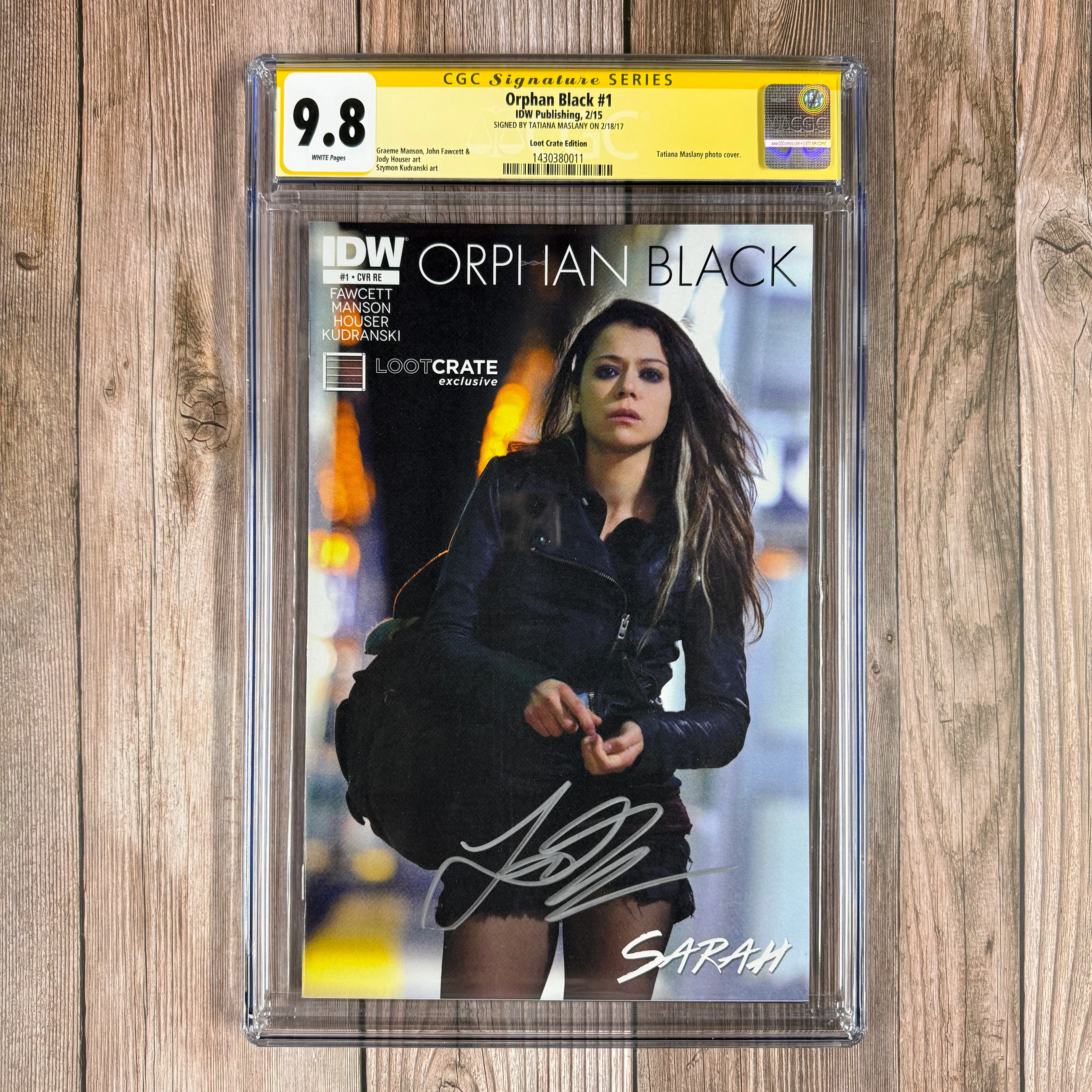 Orphan Black #1 CGC 9.8 WP SS Signed by Tatiana Maslany, Loot Crate Edition, Tatiana Maslany Photo Cover (cert:0011)